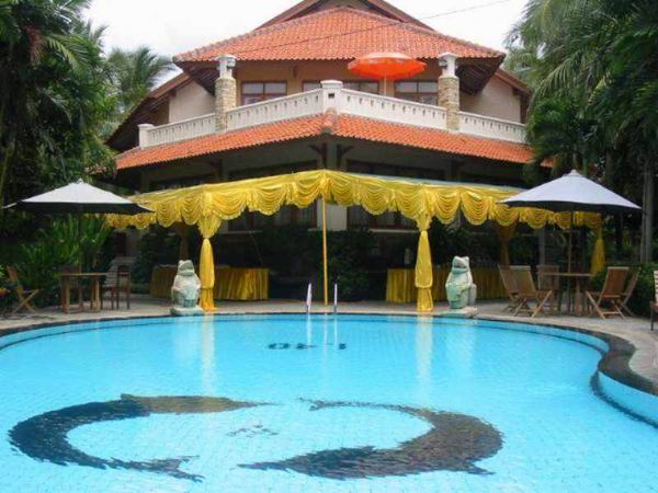 1. Pulau Ayer Resort &amp; Cottage, 2. Grand Kemang-Mesa, 3. FM7 Resort Hotel, 4. Pondok Layung, 5. Putri Island, 6. H Island, 7. Harris Hotel, 8. The Jayakarta, 9. Putri Duyung Beach, 10. Ody Dive Resort