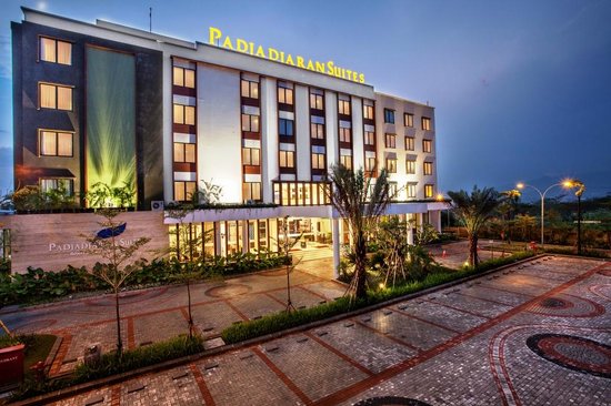 1. Favehotel Padjajaran, 2. Olympic Renotel, 3. Harris Sentul City, 4. Arch Hotel, 5. Padjadjaran Suites, 6. THE 1O1 Suryakancana, 7. Amaroossa Royal Hotel, 8. Amaris Hotel, 9. Ibis Styles, 10. Hotel Santika, 11. Zest Hotel, 12. Izi Hotel, 13. Novotel Golf Resort, 14. Sahira Butik, 15. Whiz Prime, 16. Hotel Permata, 17. Royal Hotel, 18. The Alana, 19. Bogor Valley, 20. Lorin Sentul