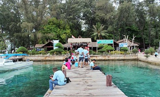 1. Seribu Resort, 2. H Island, 3. Pulau Bidadari Resort, 4. Pulau Putri Resort, 5. Pelangi Resort, 6. Pulau Royal Resort, 7. Ayer Island Resort, 8. Sepa Island Resort, 9. Seribu Island Resort, 10. Ody Dive Resort Pramuka Island