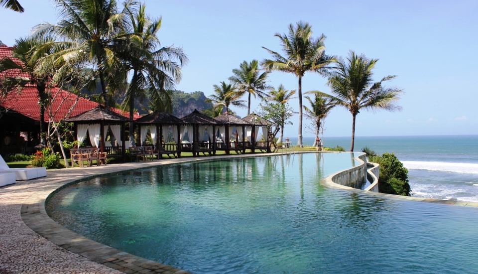 1. Kalyana, 2. Queen Of The South Beach, 3. Sambi Resort, 4. Innesya, 5. The Westlake, 6. Plataran Borobudur, 7. MesaStila Resort And Spa, 8. Rajaklana Resort, 9. Abhagaya Giri, 10. Front One, 11. Khayangan, 12. Java Village, 13. Griya Persada, 14. Hyatt Regency, 15. Alam Jogja Resort