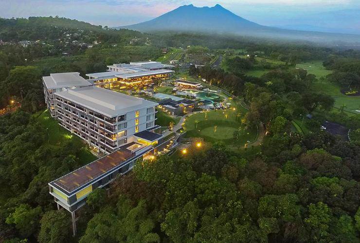 1. Royal Tulip Gunung Geulis, 2. Sahid Eminence, 3. Pesona Alam, 4. Palace Hotel, 5. Novus Giri, 6. Grand Diara, 7. Hotel Bukit Indah, 8. Gumilang, 9. The Rizen, 10. Hotel Lurus, 11. Arra Lembah Pinus Ciloto, 12. The Jayakarta Cisarua, 13. Garbera Hotel, 14. Salak View Resort, 15. Yasmin Hotel, 16. The Grand Hill, 17. Hotel Parama, 18. Puncak Pass Resort, 19. Ariandri, 20. The Green Peak