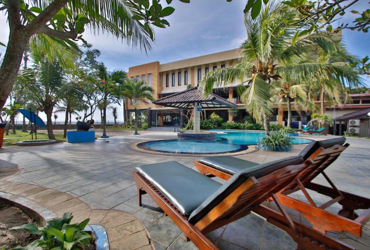 2. Anugrah, 3. Nimiko Homestay, 4. Penginapan Keluarga 215, 5. Sunset View Hotel, 6. Nuansa Bali Resort, 7. Hawaii Resort, 8. Marbella Hotel, 9. Coconut Island, 10. Patra Jasa, 11. The Jayakarta, 12. Wisma Kompas Gramedia, 13. Lalita Cottage, 14. Kondomium Lippo, 15. My Pisita, 16. Rakata Hotel, 17. Pondok Tubagus, 18. Dilah H.O, 19. Hotel Acacia, 20. Wisma Telkom, 21. Pondok Pantai Tambang Ayam 3K