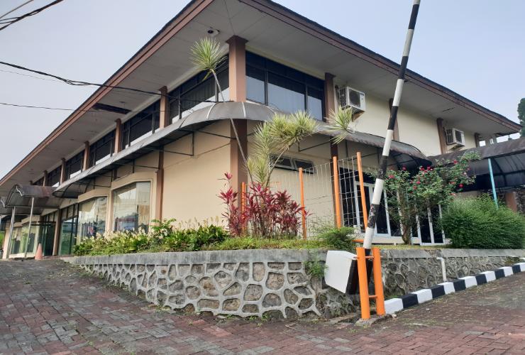 1. Hotel Arjuna, 2. Villa Tjokro, 3. Hostel Bogor, 4. Sentul 8 Madang, 5. Nirmala Resort, 6. Green Sentul Indah, 7. Cisarua Indah, 8. The Cibulan Suites, 9. Hotel Lurus, 10. Aries Biru