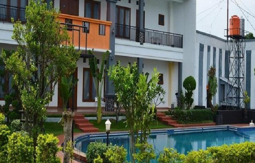 1. Hotel Arjuna, 2. Villa Tjokro, 3. Hostel Bogor, 4. Sentul 8 Madang, 5. Nirmala Resort, 6. Green Sentul Indah, 7. Cisarua Indah, 8. The Cibulan Suites, 9. Hotel Lurus, 10. Aries Biru