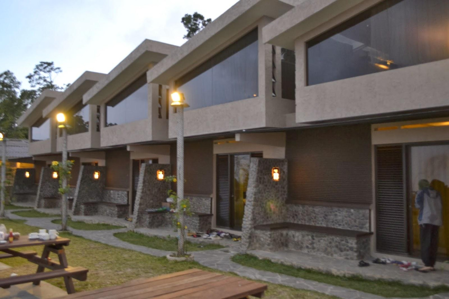 1. Hotel Frieda, 2. Pondok Wisata, 3. Villa Pondok Kopi, 4. Amanda Hills, 5. Matahari Hotel, 6. Wisma Gaya, 7. Hotel Kencana, 8. Hotel Arjuna Sari, 9. The Bandungan Hotel, 10. Azaya Hotel