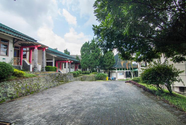 1. Hotel Frieda, 2. Pondok Wisata, 3. Villa Pondok Kopi, 4. Amanda Hills, 5. Matahari Hotel, 6. Wisma Gaya, 7. Hotel Kencana, 8. Hotel Arjuna Sari, 9. The Bandungan Hotel, 10. Azaya Hotel