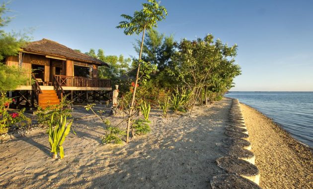 1. Hotel Artha, 2. Rinjani Trails, 3. Geo Homestay, 4. Sari Laut Homestay, 5. Mekarsari Homestay, 6. Mentigi Bay Dome, 7. Pandan Duri Homestay, 8. Nirvana Gili Sudak, 9. Baleku Homestay, 10. Kuta Circle Homestay