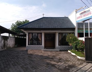 1. Graha Muria, 2. Hotel Artha, 3. Wisma Salimna, 4. Hotel Prima Graha, 5. Kepodang Losmen, 6. Hotel Majesty, 7. Homestay Kotabaru, 8. Chotin Hotel, 9. Hotel Air Mancur, 10. Grand Tanjung Hotel