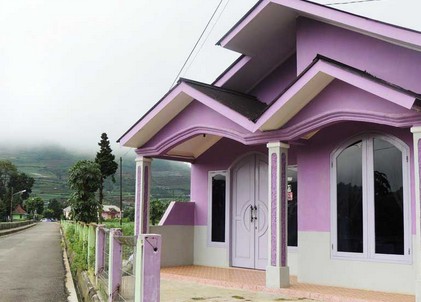 1. Homestay Cahaya, 2. Losmen Bu Djono, 3. Puspa Indah, 4. Homestay Flamboyan, 5. Hotel Asri I, 6. Hotel Arjuna, 7. Homestay Cempaka, 8. Fiedan Homestay, 9. Homestay Bougenville, 10. Homestay Ortegha