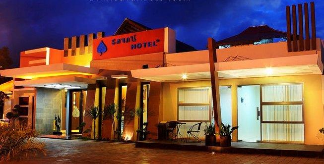 1. The Axana Hotel, 2. Savali Hotel, 3. Basko Premium Hotel, 4. Rocky Plaza Hotel Padang, 5. Hotel Ibis Padang, 6. Mercure Padang, 7. Hotel Grand Inna Padang, 8. Oxville Hotel, 9. Whiz Prime Hotel Khatib Sulaiman Padang, 10. Favehotel Olo Padang, 11. Rangkayo Basa Halal Hotel, 12. Plan B Hotel, 13. Hotel Padang, 14. Bunda Hotel Padang, 15. HW Hotel Padang