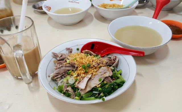 1. RM Sinar Pagi, 2. Soto Kesawan, 3. Bihun Bebek Kumango, 4. Mie Zhou, 5. Tip Top Restaurant, 6. Rumah Makan Tabona, 7. Restoran Garuda, 8. RM Nasi Kapau Hj. Uni Emi, 9. Kwetiau Kerang, 10. Dimsum Ayong