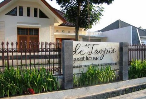 1. Grha Ciumbeuluit, 3. D’River, 4. De Orange Pasteur Residence, 5. De Tropis Family, 6. Buminanienie Family, 7. Rumah Ebo, 8. Hummingbird Eatery&Guest House, 9. Bee M, 10. La Nostalgie