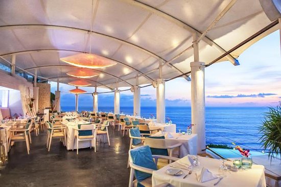 1. Warung Laota, 2. Warung Mak Beng, 4. Nasi Ayam Kedewatan Ibu Mangku, 5. Nasi Pecel Bu Tinuk, 6. Warung Nasi Ayam Ibu Oki, 7. Di Mare Restaurant, 8. Finns Beach Club, 9. Garden Cafe- Grand Hyatt, 10. Cafe Pomegranate