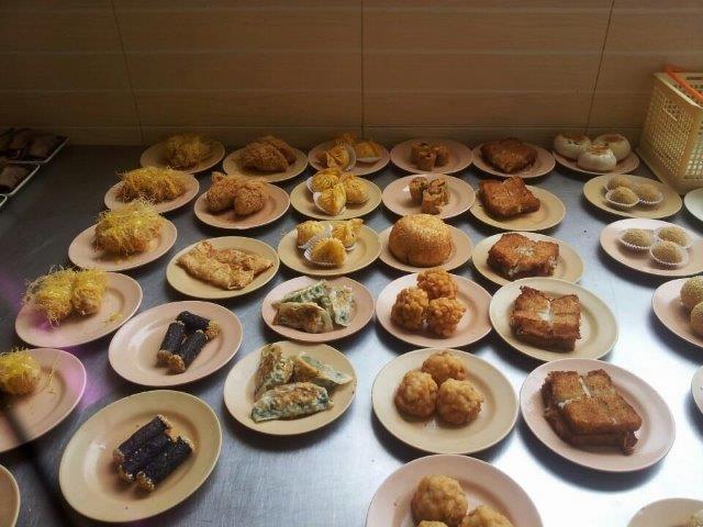 1. RM Sinar Pagi, 2. Soto Kesawan, 3. Bihun Bebek Kumango, 4. Mie Zhou, 5. Tip Top Restaurant, 6. Rumah Makan Tabona, 7. Restoran Garuda, 8. RM Nasi Kapau Hj. Uni Emi, 9. Kwetiau Kerang, 10. Dimsum Ayong