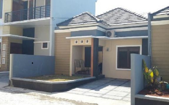 1. Victoria, 2. Kartika Syariah, 3. Waluyo, 4. Assalam Syariah, 5. Seruni, 6. Syariah Teras Solo, 7. Cakra, 8. Omah Gading, 9. Rumah Kita Syariah, 10. Punokawan
