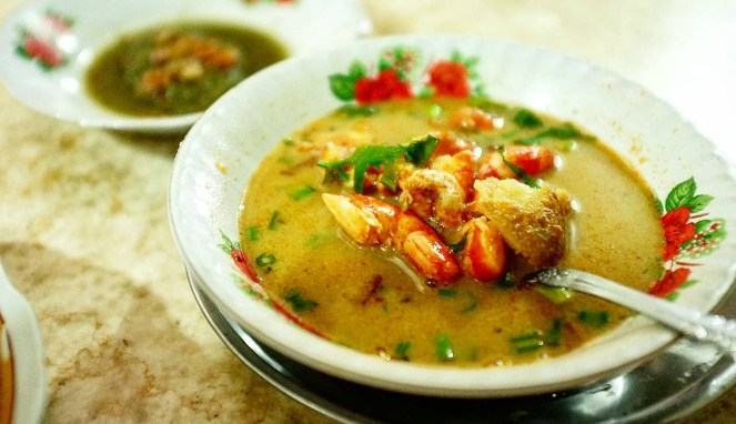 1. RM Sinar Pagi, 2. Soto Kesawan, 3. Bihun Bebek Kumango, 4. Mie Zhou, 5. Tip Top Restaurant, 6. Rumah Makan Tabona, 7. Restoran Garuda, 8. RM Nasi Kapau Hj. Uni Emi, 9. Kwetiau Kerang, 10. Dimsum Ayong