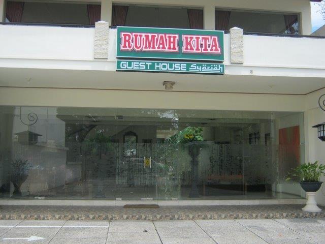 1. Victoria, 2. Kartika Syariah, 3. Waluyo, 4. Assalam Syariah, 5. Seruni, 6. Syariah Teras Solo, 7. Cakra, 8. Omah Gading, 9. Rumah Kita Syariah, 10. Punokawan