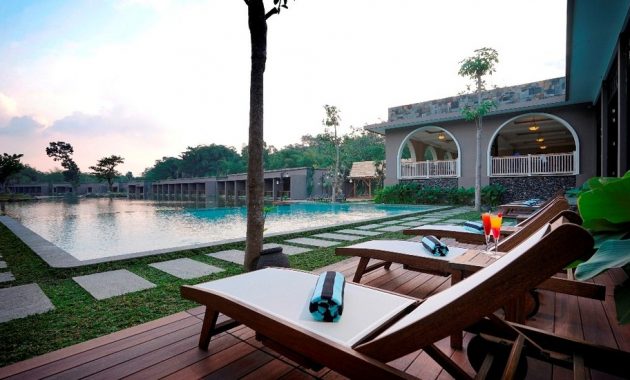 1. Kalyana, 2. Queen Of The South Beach, 3. Sambi Resort, 4. Innesya, 5. The Westlake, 6. Plataran Borobudur, 7. MesaStila Resort And Spa, 8. Rajaklana Resort, 9. Abhagaya Giri, 10. Front One, 11. Khayangan, 12. Java Village, 13. Griya Persada, 14. Hyatt Regency, 15. Alam Jogja Resort