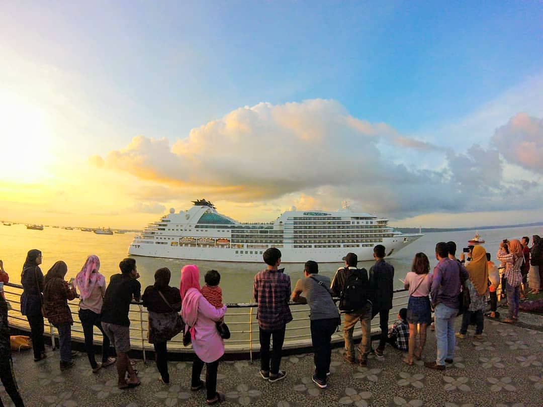 Selayang Pandang, Mengenal SNQ, Suguhan Menarik SNQ, 1. Wisata Belanja, 2. Wisata Seni dan Kerajinan, 3. Wisata Kuliner, 4. Nongkrong dan Berburu Spot Foto, 5. Menjelajah Selat Madura