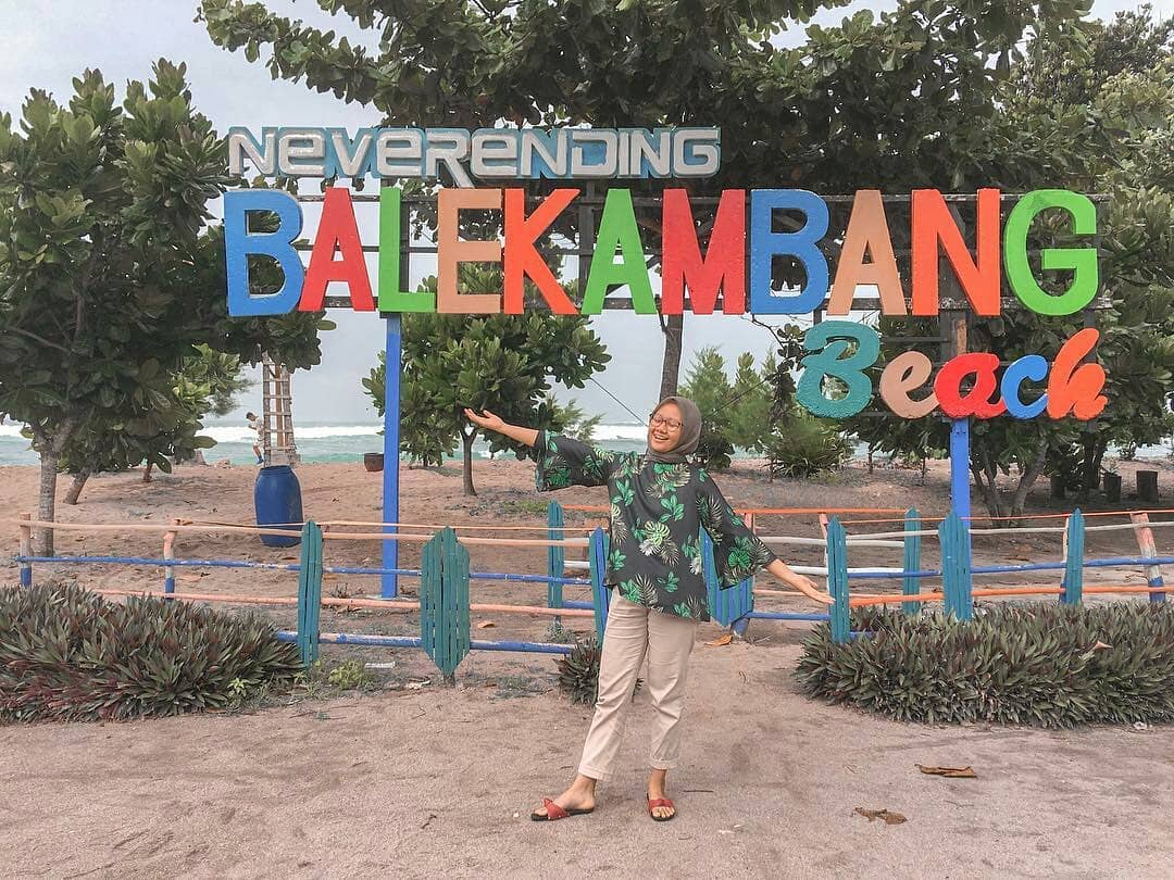 Harga Tiket Masuk, Mengenal Pantai, Rute Menuju Lokasi, Keindahan, Pesona 3 Pulau, Sejarah Singkat, Mitos Misteri, Aktifitas Menarik, Fasilitas Yang Ada, Tips Berlibur