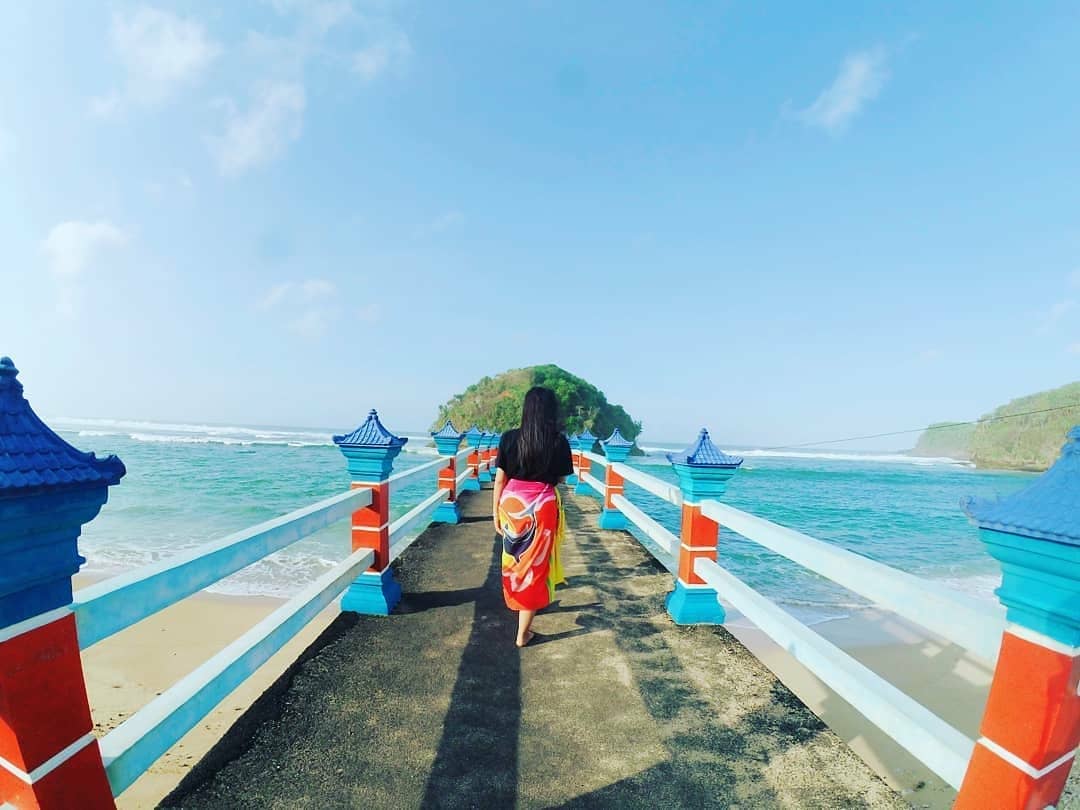 Harga Tiket Masuk, Mengenal Pantai, Rute Menuju Lokasi, Keindahan, Pesona 3 Pulau, Sejarah Singkat, Mitos Misteri, Aktifitas Menarik, Fasilitas Yang Ada, Tips Berlibur