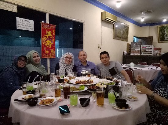 1. Warung Kudeta, 2. Warung Wakaka, 3. Elso Coffe, 4. Chapter One Cafe, 5. Kosu (Kosu Semua Umur), 6. Homey Coffee, 7. RPP (Ropang Plus Plus), 8. M Avenue Cafe, 9. Asen Cafe, 10. Northstar Public House