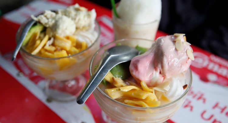 1. Dlumpang Cafe, 2. Meowpi Cafe, 3. Fruktosa Juice Bar, 4. Ruang Kayu Resto & Cafe, 5. Kopi Janji Jiwa, 6. Tiwuk Dapoer, 7. Kampung Kopi Sambisari, 8. Mie Kepang Jayakarta, 9. Oki Katsu, 10. Es Teller Mendunia