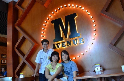 1. Warung Kudeta, 2. Warung Wakaka, 3. Elso Coffe, 4. Chapter One Cafe, 5. Kosu (Kosu Semua Umur), 6. Homey Coffee, 7. RPP (Ropang Plus Plus), 8. M Avenue Cafe, 9. Asen Cafe, 10. Northstar Public House