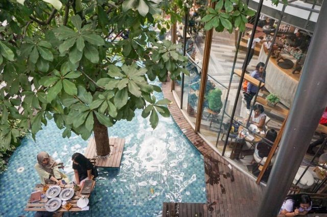1. Dusun Bambu, 2. Sapu Lidi, 3. One Eighty Coffe, 4. Feast, Sheraton, 5. Sierra, 6. Congo Cafe, 7. The Valley, 8. Bellevue French &amp; Italian Bistro, 9. Stone Cafe, 10. Warung Langit, 11. Warung Salse, 12. Warung Sitinggil, 13. D’Pakar, 14. Rumah Kopi, 15. Boemi Joglo Rancakendal, 16. Kebun Awi Kaffee, 17. L’Societe, 18. Takigawa, 19. Lisung , 20. Dago Tea House, 21. Caffe Bene, 22. Capital 8, 23. Noah’s Barn Coffeenery, 24. Bellamie Boulangerie, 25. Lawangwangi, 26. Green Cafe, 27. Vanilla Kitchen &amp; Wine, 28. Giggle Box, 29. Baker Street, 30. Miss Bee Providore, 31. Braga Permai, 32. Burgundy Dine &amp; Wine, 33. Le Delice Café, 34. Bengkel Kopi, 35. Cups Coffee &amp; Kitchen, 36. Sukha Delights, 37. Pinisi Resto, 38. Lereng Anteng, 39. Hummingbird Eatery, 40. Chingu Cafe, 41. Centropunto Indofusion Resto, 42. Madame Sari Restaurant, 43. Two Hands Full, 44. Waroeng Ethnic, 45. Rumah Stroberi