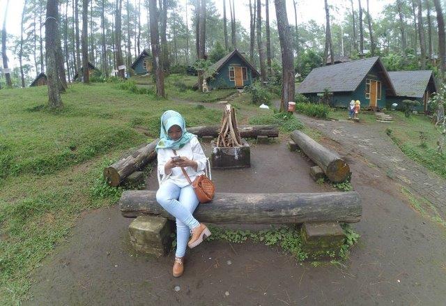 Asiknya Berfoto, Menilik Lokasi, Sisi Menarik, Paket Wisata, Penginapan di Cikole
