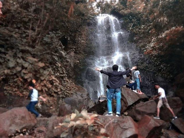 Pesona Curug , Konservasi Kupu Kupu, Mitos Lokasi, Penginapan Terdekat , Camping di Sekitar , Rute Menuju Lokasi , Harga Tiket Masuk , Dibuatkan Film TV, Tips Mengunjungi 