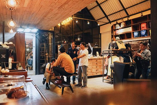 1. Revayah Coffee, 2. The Farmers Brew, 3. Kolektiv, 4. Kedai Kopi Kulo, 5. Simply Brew, 6. Two Fat Monks, 7. Expat Roasters, 8. Ippolito, 9. Anomali Coffee, 10. Milestone Coffee