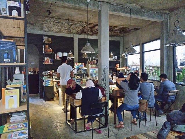 1. Anthology Coffee, 2. Warung Kanopi, 3. Dimitree Coffee & Eatery, 4. Maraca Coffee, 5. Monarchy House, 6. Seniman Stories, 7. Paw’s Eat & Drink, 8. Cohere, 9. The Teras Dara, 10. Gudang Koleksi Cafe & Resto