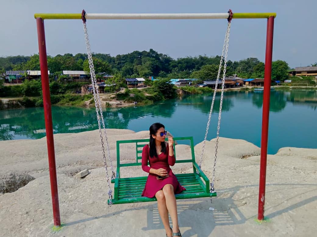 Harga Tiket Masuk, Bukan Fenomena Alam, Rutenya Mudah, Keindahan Warna Air, Disambut Ramah, Warna Air Berubah, Sewa Perahu, Ada Penampakan