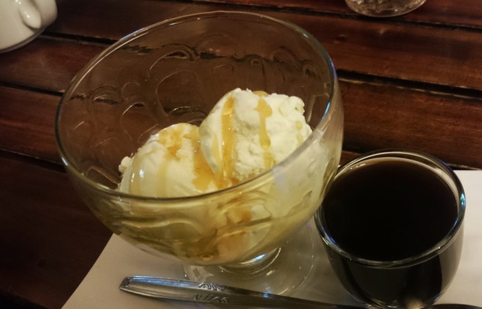 1. Rockepo Coffee &amp; Eatery, 2. Cafe 190, 3. Banana Bee, 4. Taboo Coffee, 5. Lalune Coffee, 6. Waroenk Upside Down, 7. Marka Cafe, 8. The Parlor, 9. District 29, 10. Magma Plate