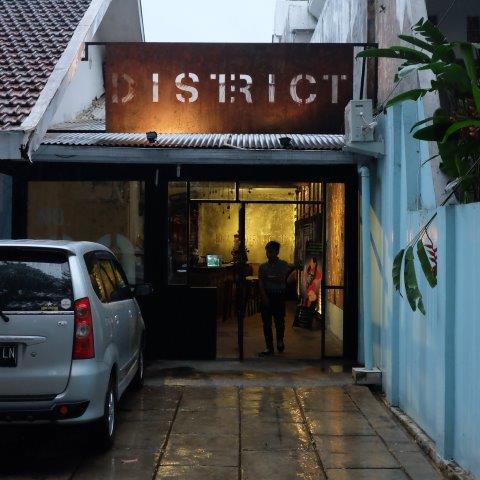 1. Rockepo Coffee &amp; Eatery, 2. Cafe 190, 3. Banana Bee, 4. Taboo Coffee, 5. Lalune Coffee, 6. Waroenk Upside Down, 7. Marka Cafe, 8. The Parlor, 9. District 29, 10. Magma Plate