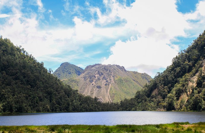 1. Danau Laut Tawar, 2. Danau Bungara, 3. Danau Aneuk Laot, 4. Danau Paris, 5. Danau Kemiki