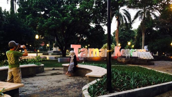 1. Kebun Raya Bogor, 2. Masjid Raya, 3. Taman Safari, 4. Taman Air Mancur, 5. Taman Kencana, 6. Taman Peranginan, 7. Taman Topi, 8. Telaga Warna, 9. Gunung Riung, 10. TWM Park, 11. Hutan Kota Ahmad Yani, 12. Lapangan Sempur