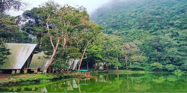 1. Kebun Raya Bogor, 2. Masjid Raya, 3. Taman Safari, 4. Taman Air Mancur, 5. Taman Kencana, 6. Taman Peranginan, 7. Taman Topi, 8. Telaga Warna, 9. Gunung Riung, 10. TWM Park, 11. Hutan Kota Ahmad Yani, 12. Lapangan Sempur