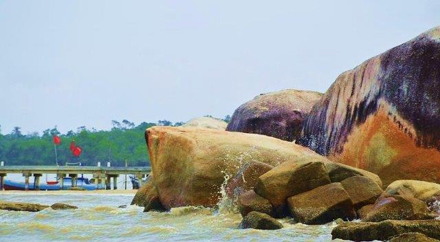 1. Batu Perahu, 2. Siangau Pala Teluk Limau, 3. Sumur Tujuh Koba, 4. Parai Tenggiri, 5. Tongaci/De Lokomotif Sungailiat, 6. Remodong, 7. Air Anyer Beach, 8. Arung Dalam, 9. Asmara, 10. Matras