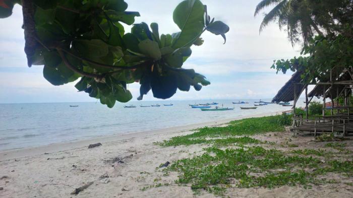 1. Batu Perahu, 2. Siangau Pala Teluk Limau, 3. Sumur Tujuh Koba, 4. Parai Tenggiri, 5. Tongaci/De Lokomotif Sungailiat, 6. Remodong, 7. Air Anyer Beach, 8. Arung Dalam, 9. Asmara, 10. Matras