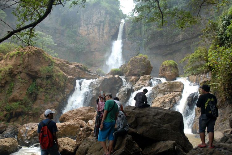 1. Mendapat Pengakuan Unesco, 2. Hadir dengan 9 Air Terjun, 3. Pantai Cantik Nan Menggoda, 4. Perbukitan yang Membuat Mata Enggan Berkedip, 5. Penginapan yang Terjamin, 6. Tempat Persembunyian Batuan Purba