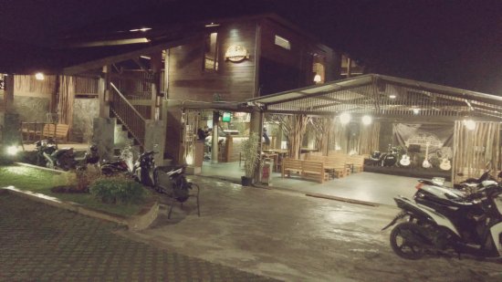 1. Pasta Kangen House, 2. Kopi Rumah Kayu, 3. Lucky Rabbits, 4. Seca Semicafe, 5. For Daddys Coffee, 6. Tiger First, 7. Mie Merapi Dipatiukur, 8. Batagor Braders, 9. Poff Story Brewer, 10. Contrast Coffee