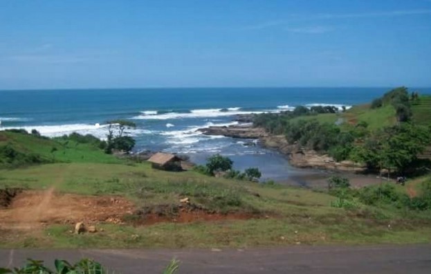 1. Santolo, 2. Cicalobak, 3. Cijayana, 4. Cijeruk Indah, 5. Karang Paranje, 6. Puncak Guha, 7. Rancabuaya, 8. Manalusu, 9. Sayang Heulang, 10. Cidora