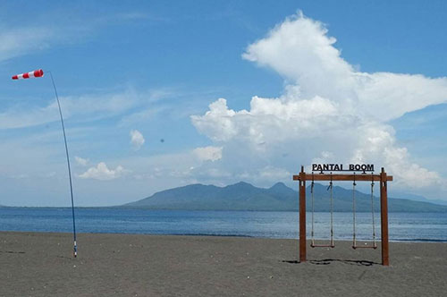 1. Teluk Hijau, 2. Pulau Merah, 3. Plengkung G Land, 4. Sukamade, 5. Watu Dodol, 6. Rajegwesi, 7. Trianggulasi, 9. Wedi Ireng, 10. Cacalan