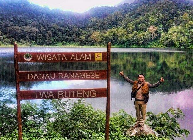 1. Danau Weekuri, 2. Danau Ranamese, 3. Danau Sanonggoan, 4. Danau Kelimutu, 5. Telaga Nirwana