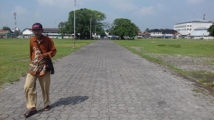1. Gladag Food Center, 2. Taman Balekambang, 3. Taman Sekartaji, 4. Pabelan, 5. Gerbang Institut Seni Indonesia, 6. Ngarsopuro Night Market, 7. Stadion Manahan, 8. Alun-Alun Kidul, 9. Kawasan Universitas Sebelas Maret, 10. Stasiun Purwosari, 11. Taman Sriwedari