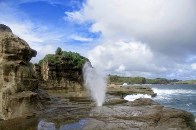 Lokasi Dimana?, Sejarah Asal Usul, Wisata Pantai Klayar, Harga Tiket Masuk, Fasilitas Yang Ada, Jalan Menuju Lokasi