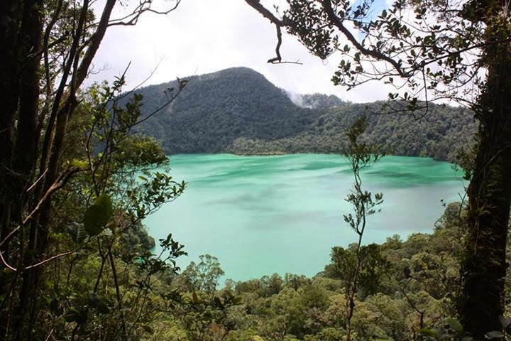 1. Danau Singkarak, 2. Danau Maninjau, 3. Danau Kembar, 4. Danau Talang, 5. Danau Laut Tinggal