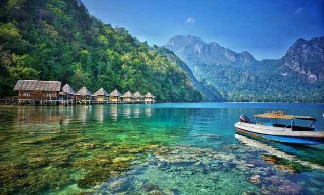 1. Lawena, 2. Hukurila, 4. Natsepa, 5. Santai Beach, 6. Lubang Buaya Morella, 7. Allang Asaude, 8. Liang, 9. Huluwa, 10. Namasua